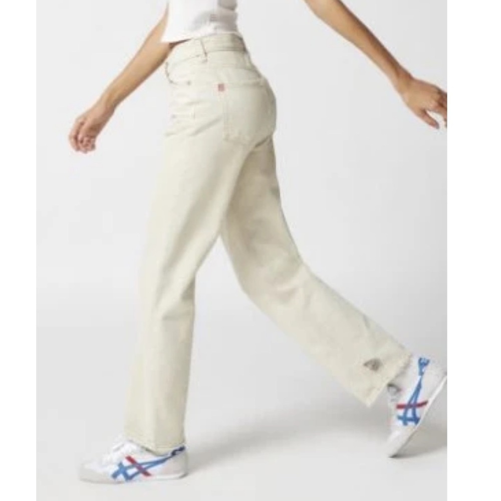 BDG High-Waisted Cowboy Jean in Cream at Urban Outfitters
BDG size 27